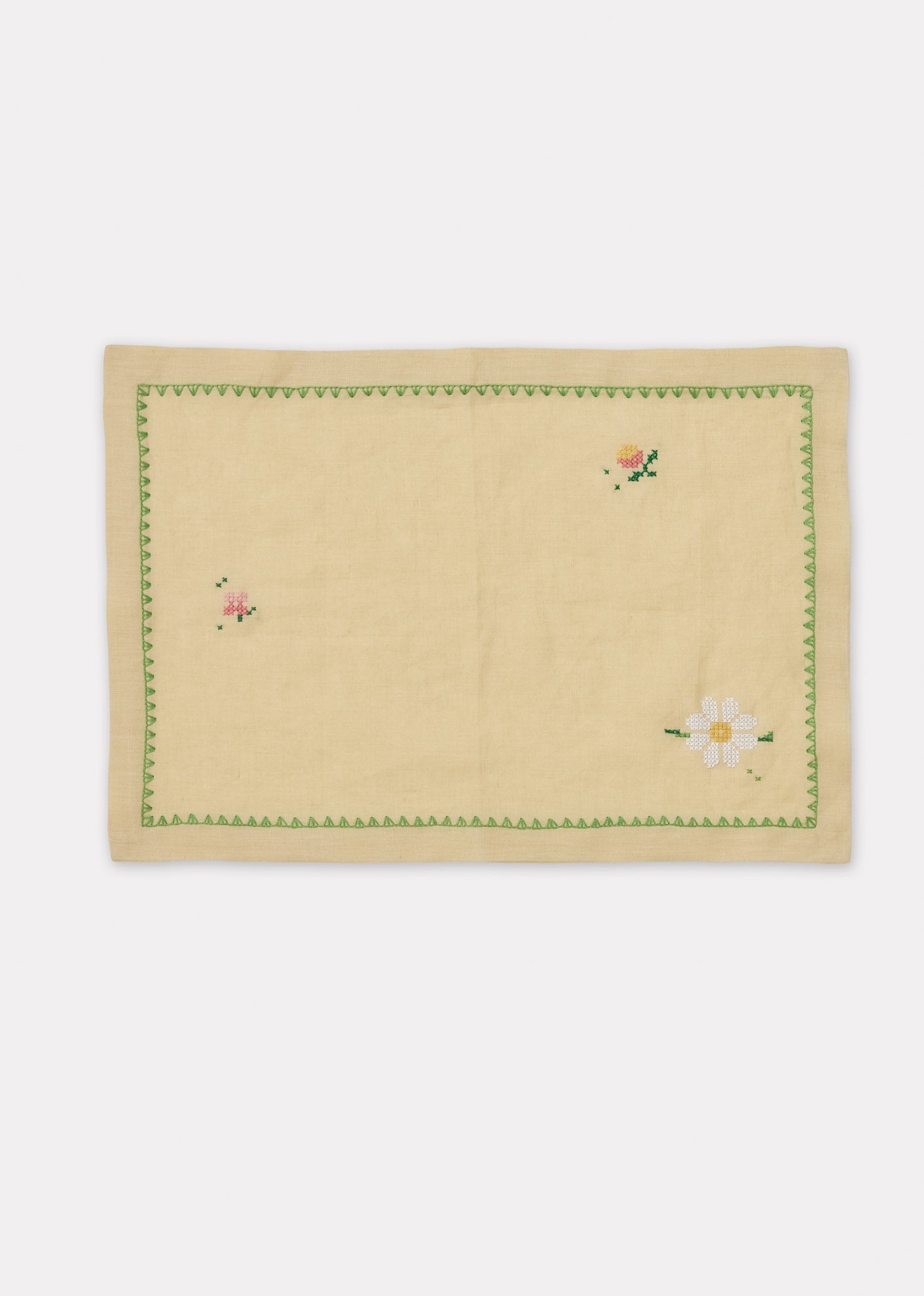 FLORAL EMBROIDERED PLACEMAT