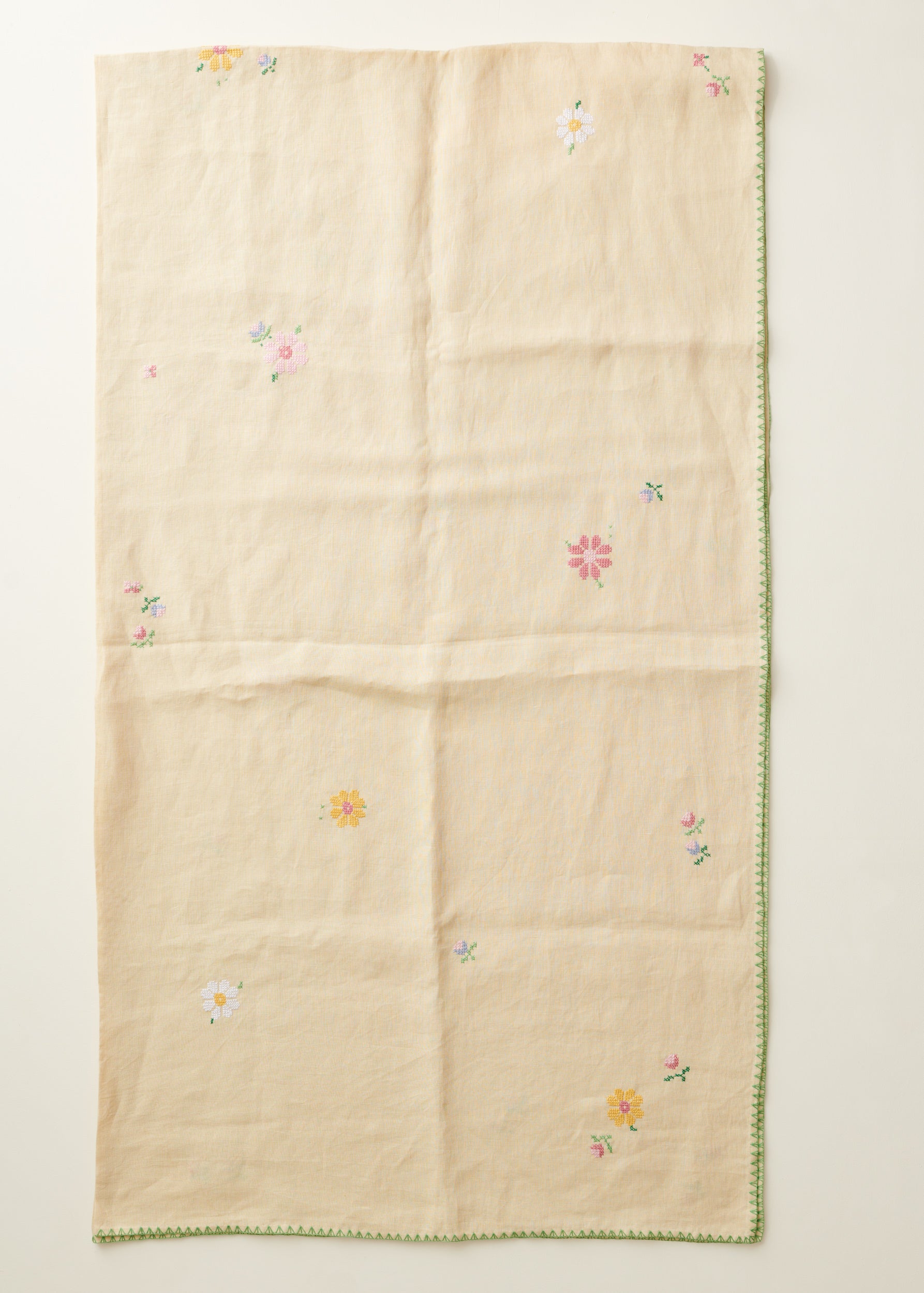 LINEN EMBROIDERED TABLE CLOTH - FLORAL