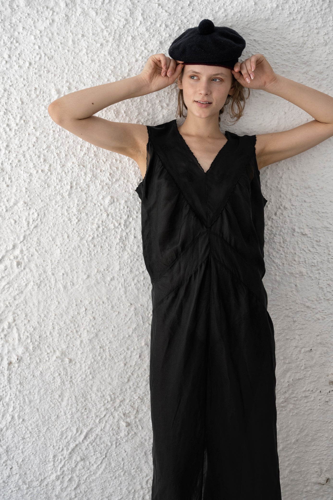 PANELLED DRESS W/ EMBROIDERY - BLACK