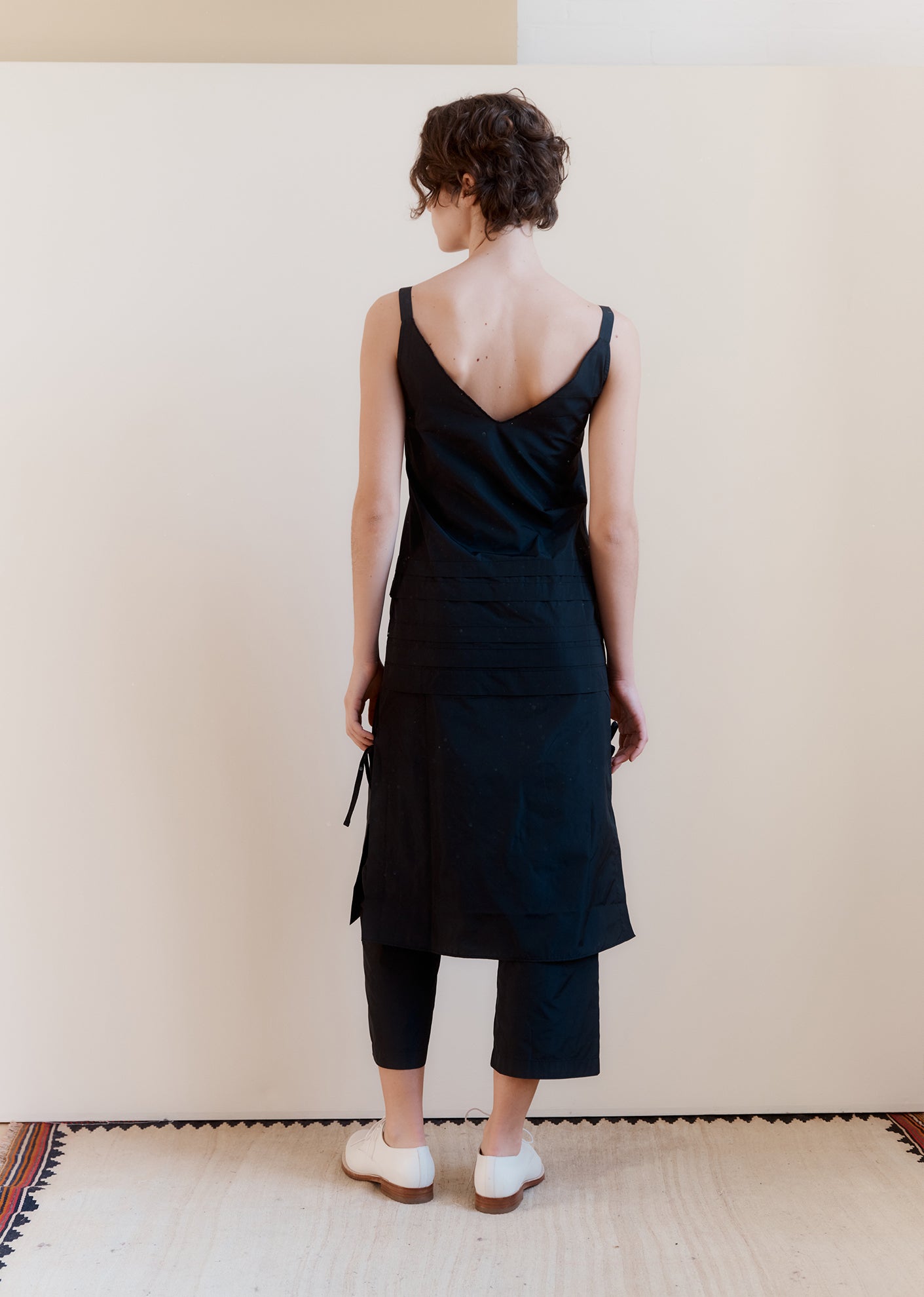 WOMEN'S TAFFETA TUCK DRESS - BLACK