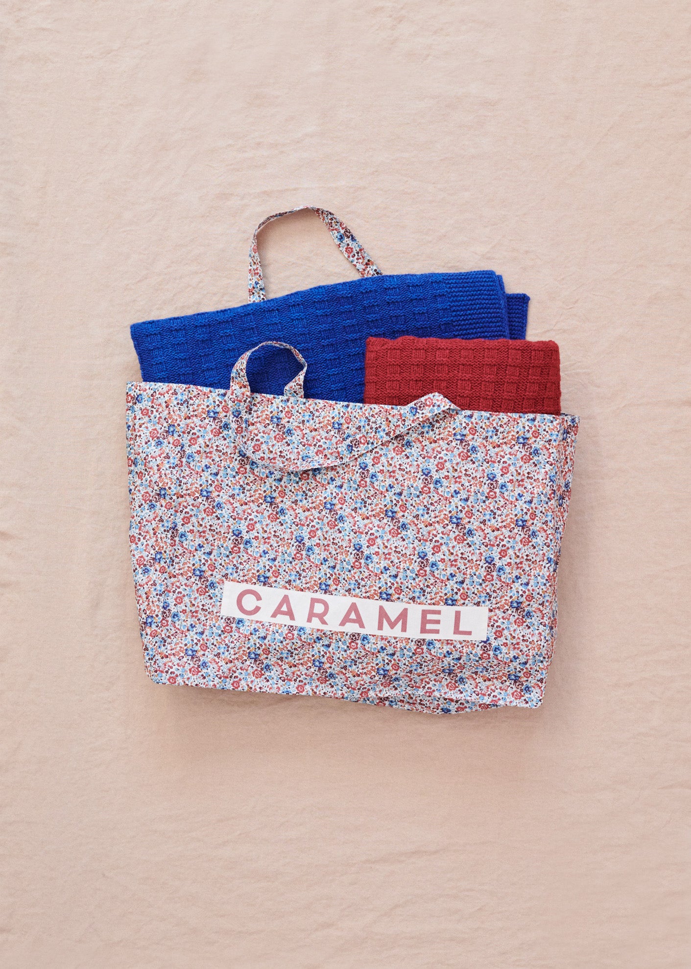 CARAMEL GEO PRINT DUFFLE BAG - バッグ