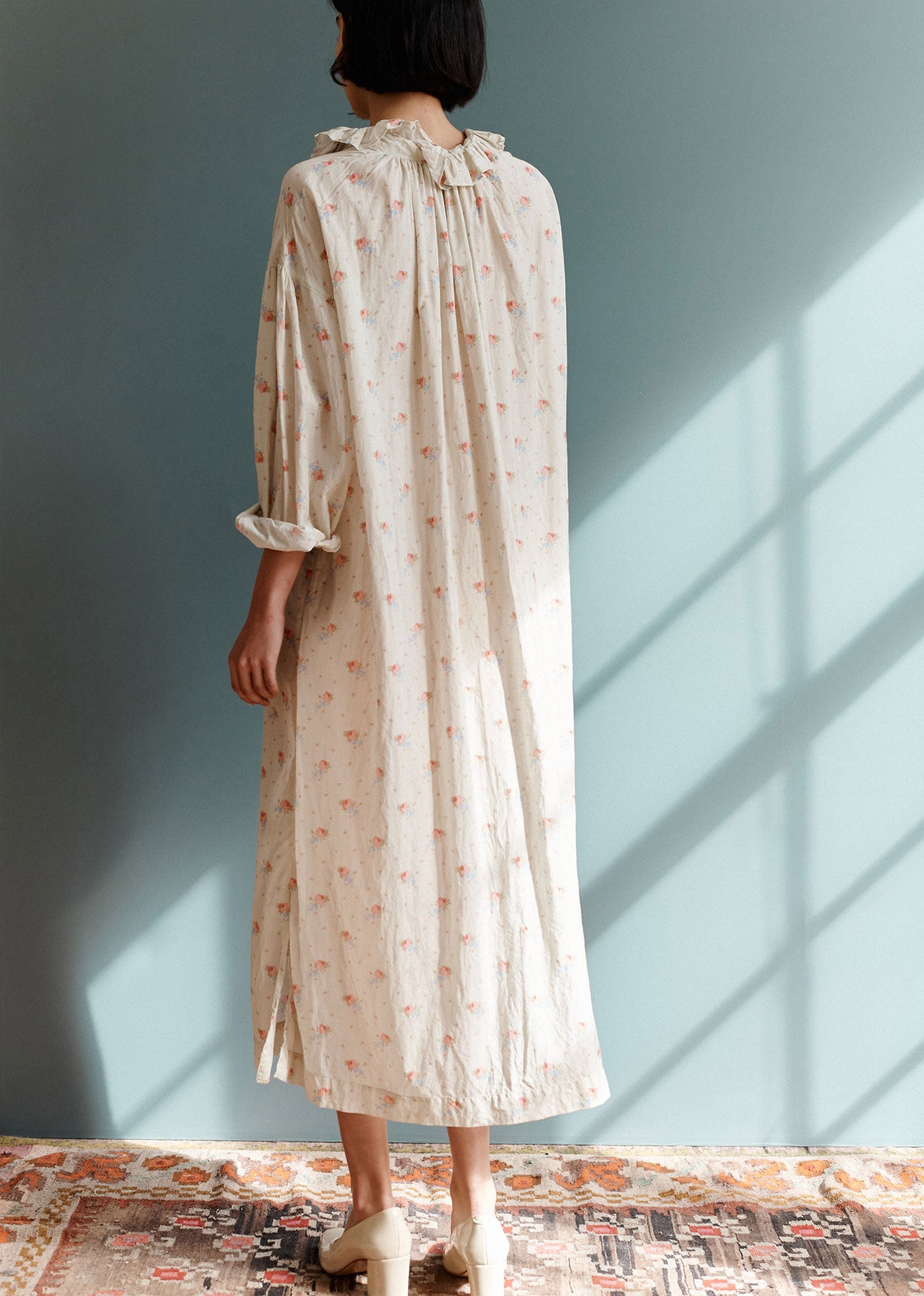 SS23---FRILL-COLLAR-DRESS-ROSE-BOUQUET